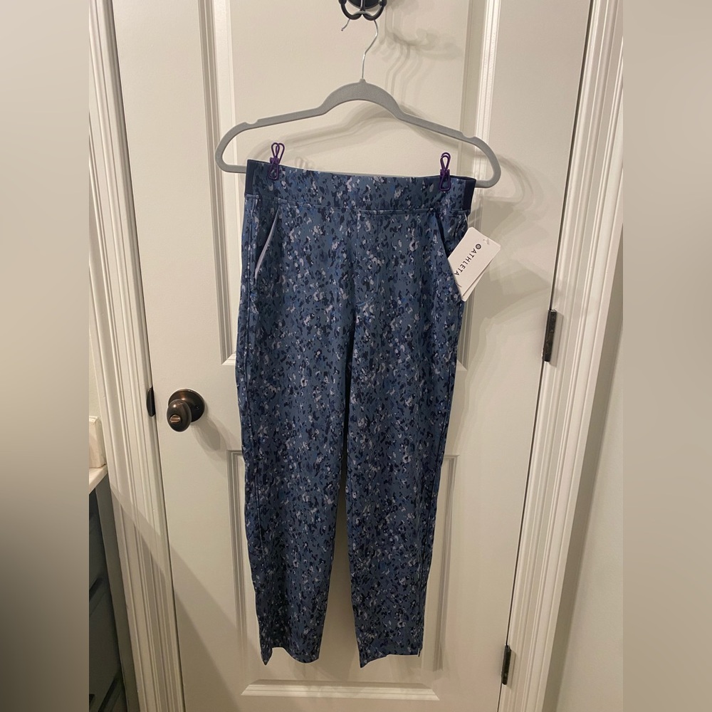 *NWT* Athlete Joggers